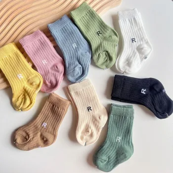 1 чифт детски чорапи, корейски просто обикновен къс чорап с буквата R, за малки момчета и момичета, пролетта и лятото памук чорап за деца