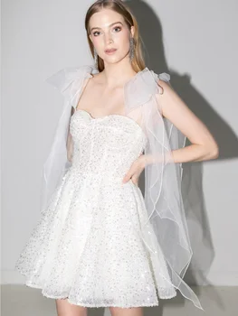 Блестящи Малки Бели сватбени рокли 2023, къса рокля на булката трапецовидна форма на спагети презрамки, халат за баня, Гражданско сватбена рокля с дължина до коляното с пайети