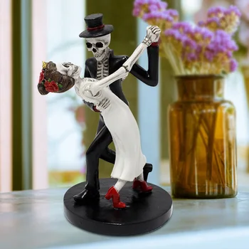 Статуята на сватбени двойки от виртуален скелет на Хелоуин, на тема 
