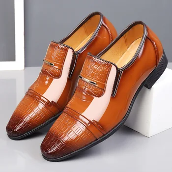 Корейската версия, бизнес мъжки кожени обувки на големия размер, с остри пръсти, модни мъжки обувки с стременем, нескользящие мъжки обувки на плоска подметка