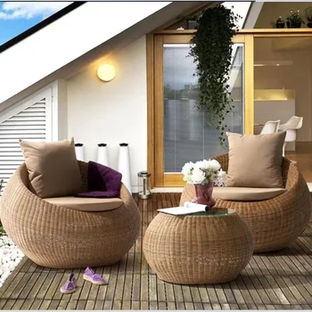 Уличен комплект мебели от ратан, подходящ за почивка на терасата във вътрешния двор и градина