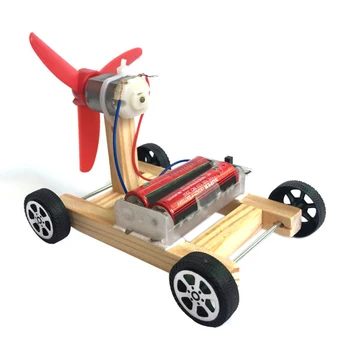 Дървена домашно однокрылый вятърна автомобил в събирането на набор от модели за научни експерименти, играчки